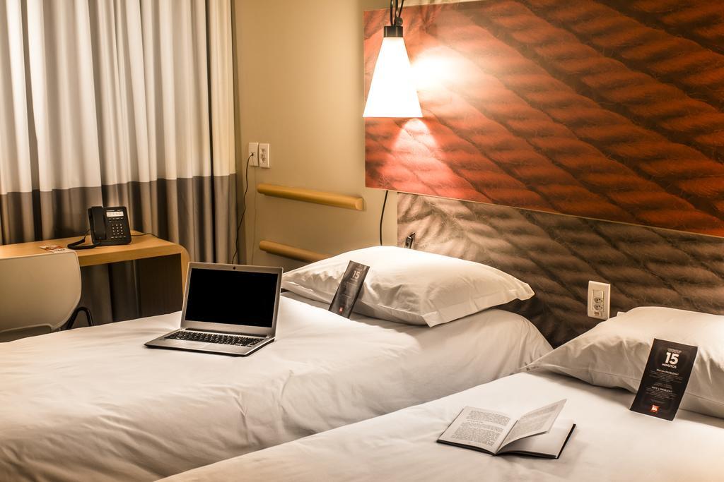 Ibis Guaiba Hotel Exterior foto